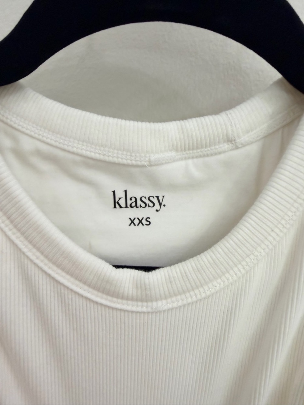 Klassy White Ribbed Tank w Built-In Bra XXS Snatched Fit Crop